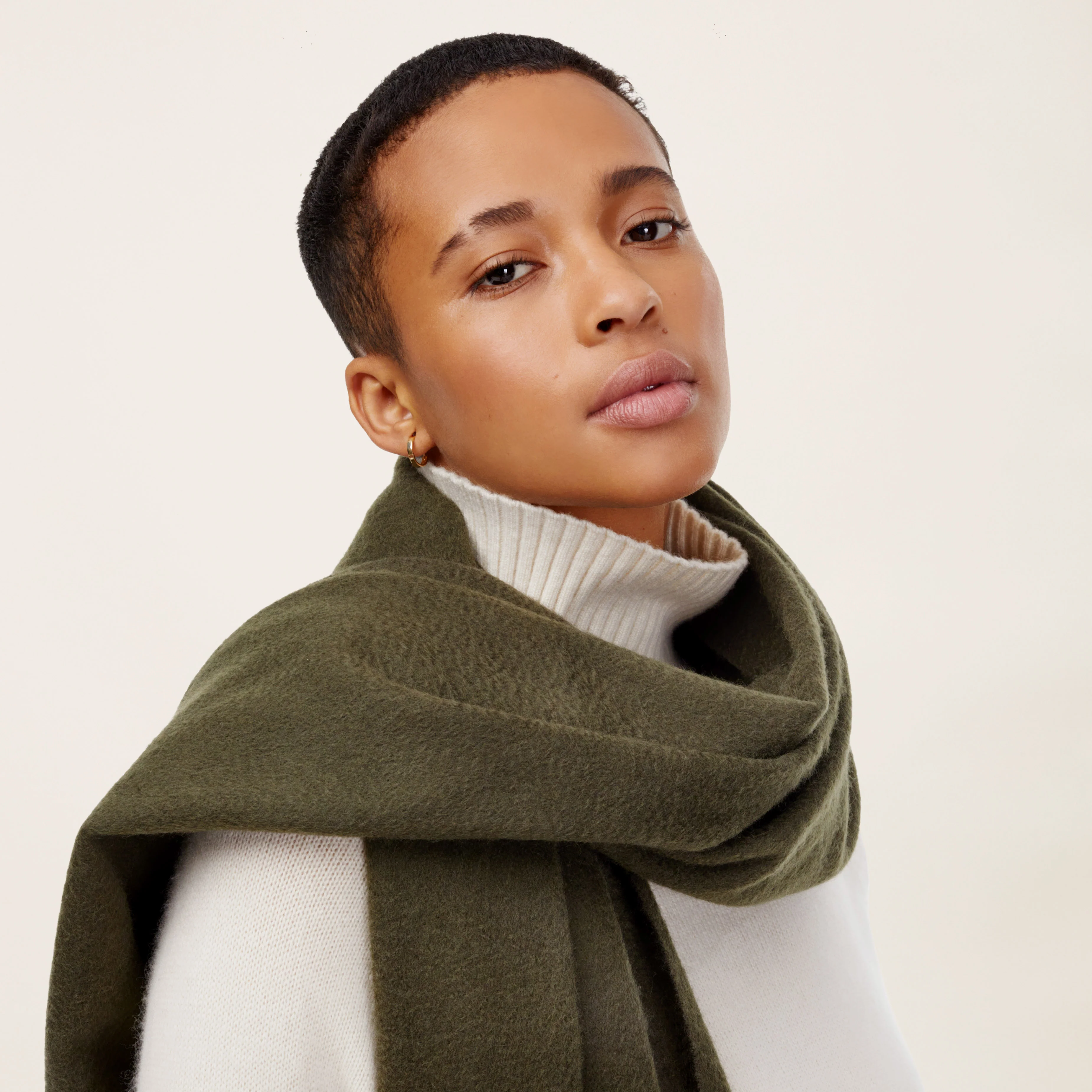 1017-cleo-oversized-cashmere-scarf-4.webp Cleo Oversized Cashmere Scarf