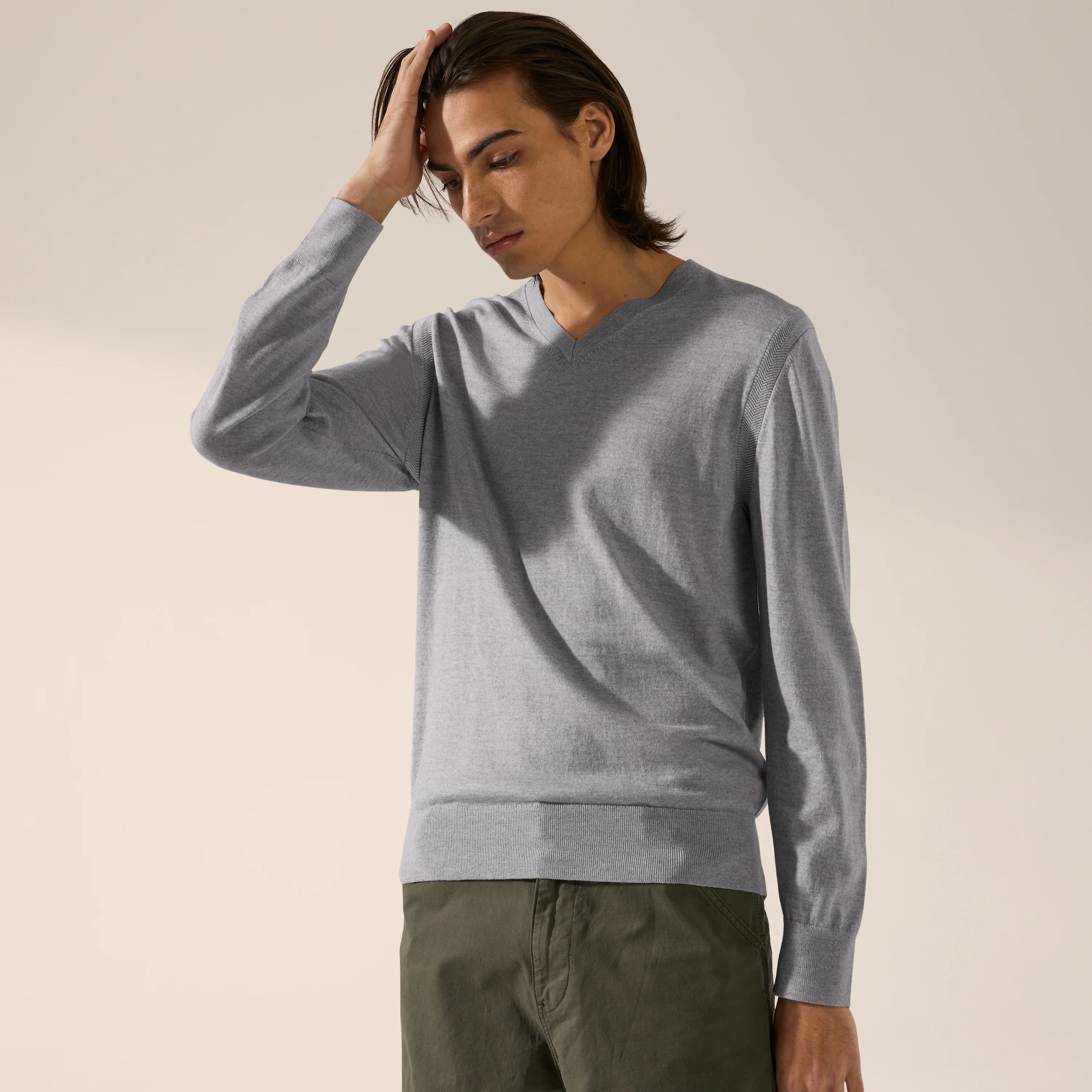1253-cole-merino-lightweight-v-neck-sweater-1.webp Cole Merino Lightweight V-Neck Sweater