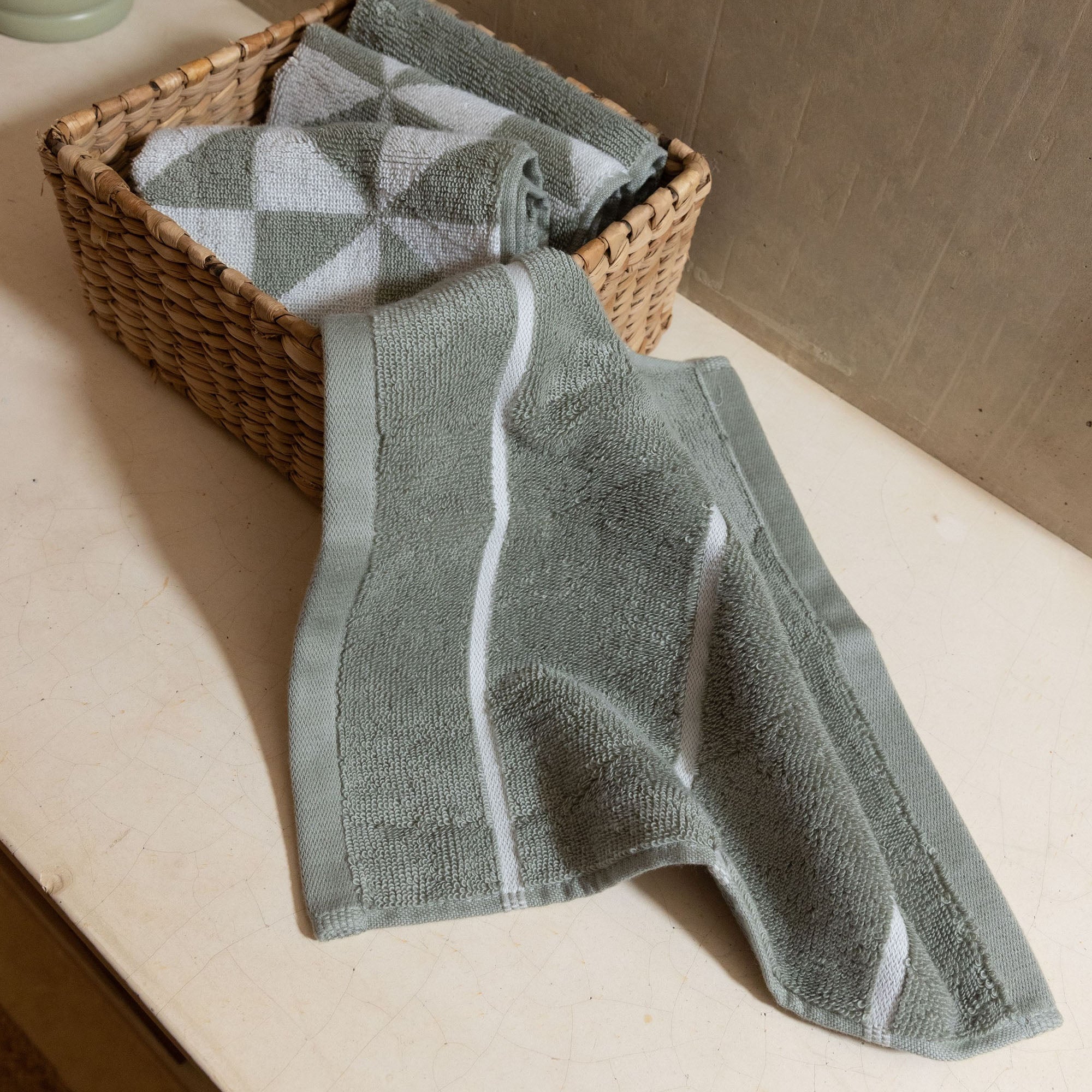 347-deia-australian-cotton-towels-2.jpg Deia Australian Cotton Towels