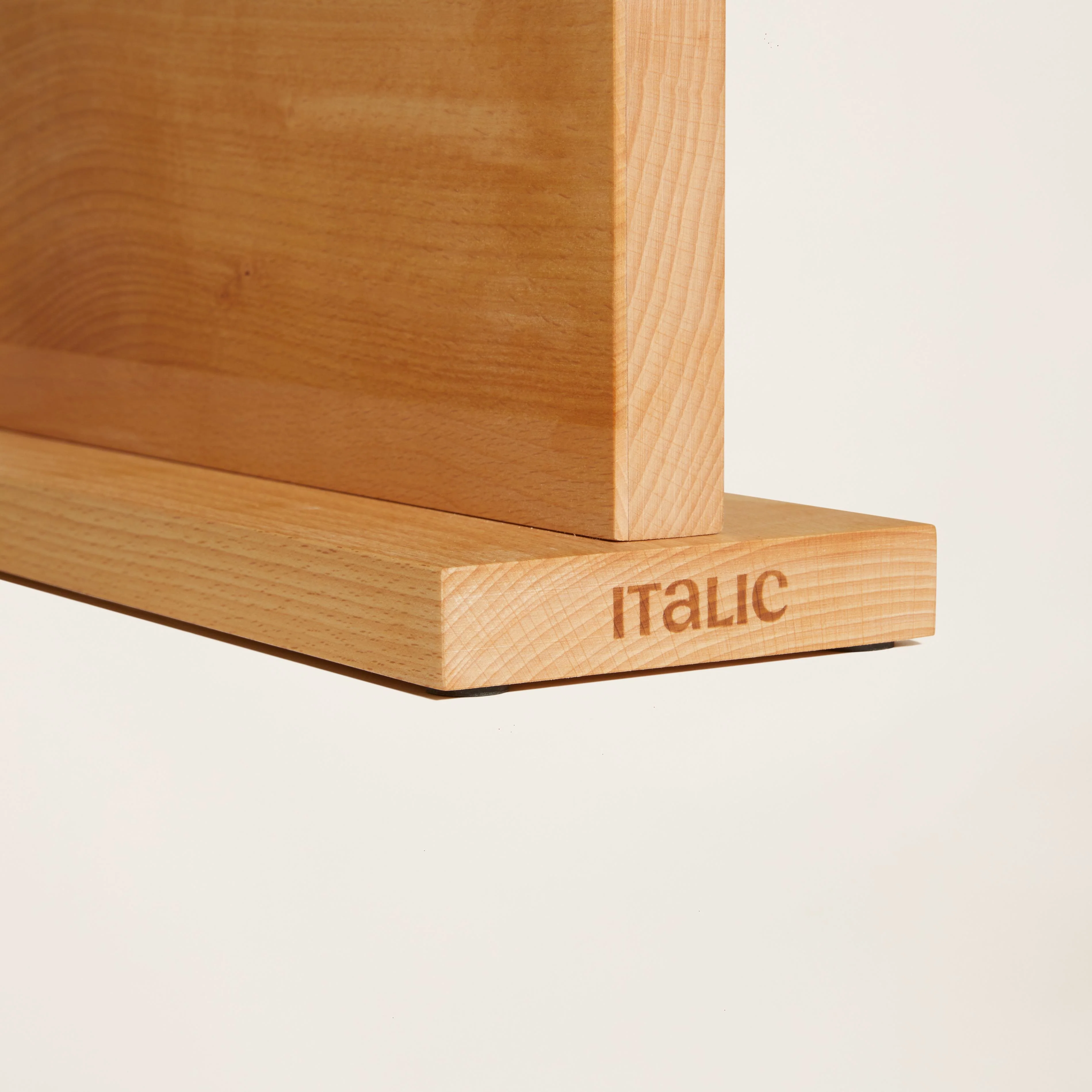 387-european-beech-wood-magnetic-knife-block-4.webp European Beech Wood Magnetic Knife Block