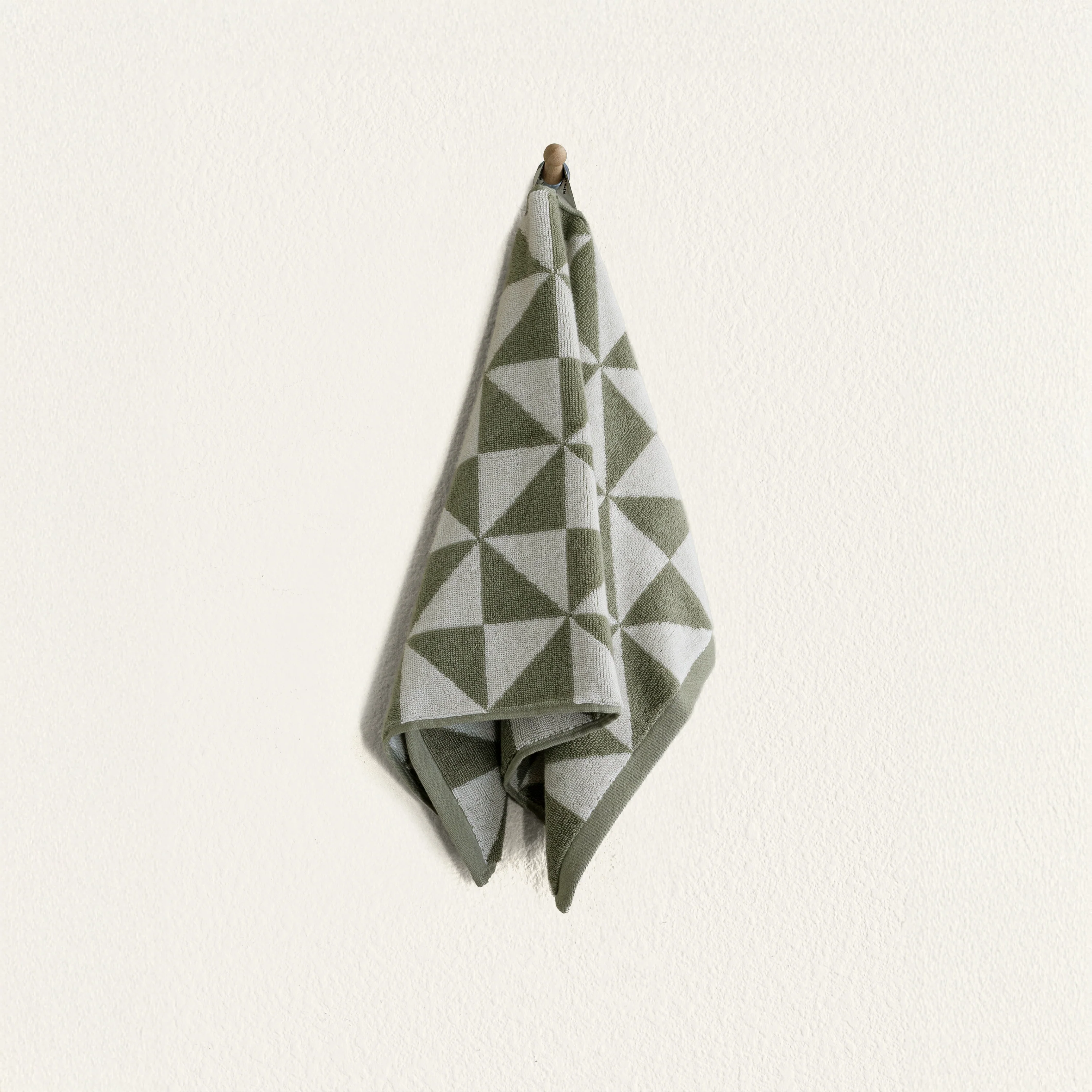 388-umbra-cotton-beach-towel-17.webp Umbra Cotton Beach Towel