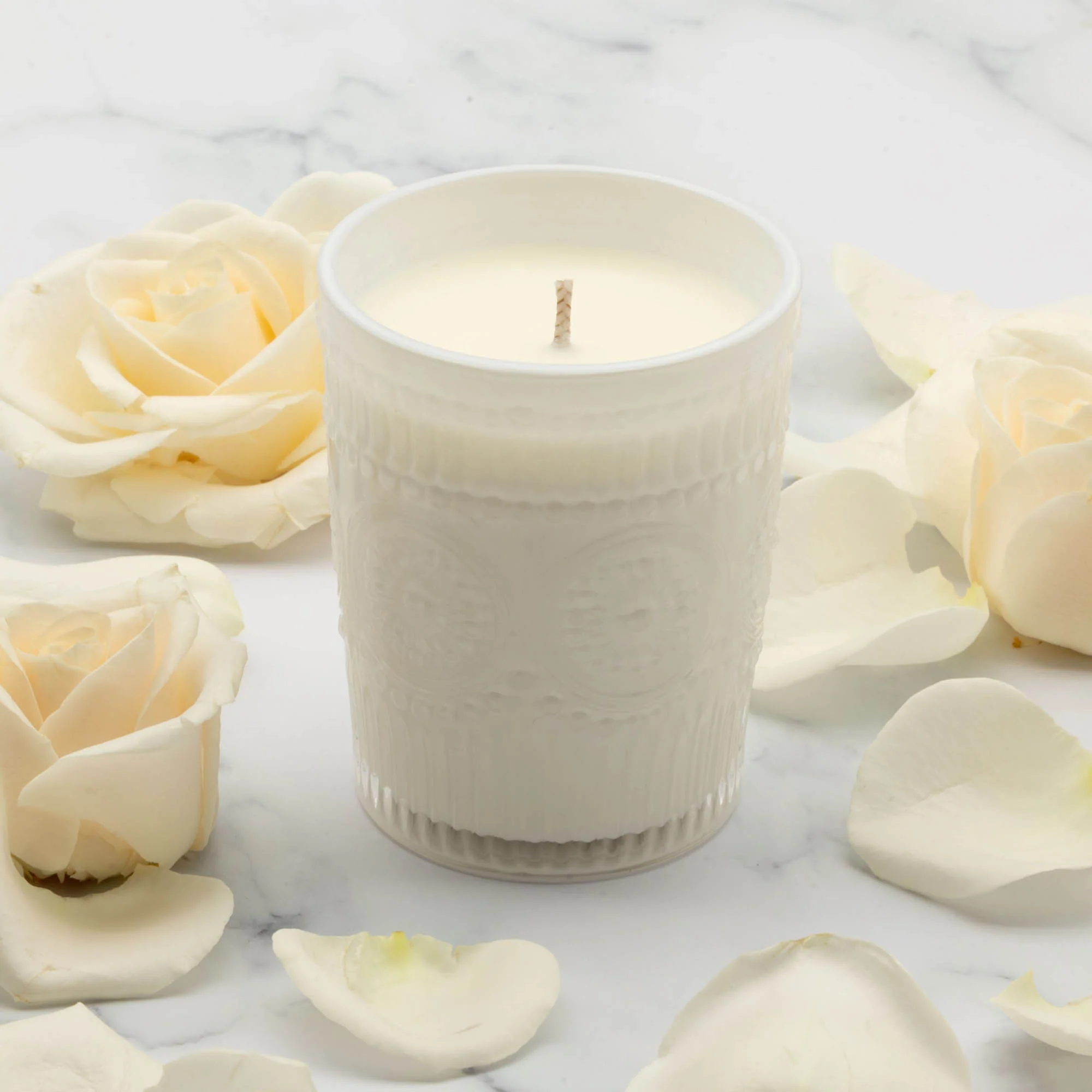 634-noir-swiss-scented-glass-candle-17.webp Noir Swiss Scented Glass Candle
