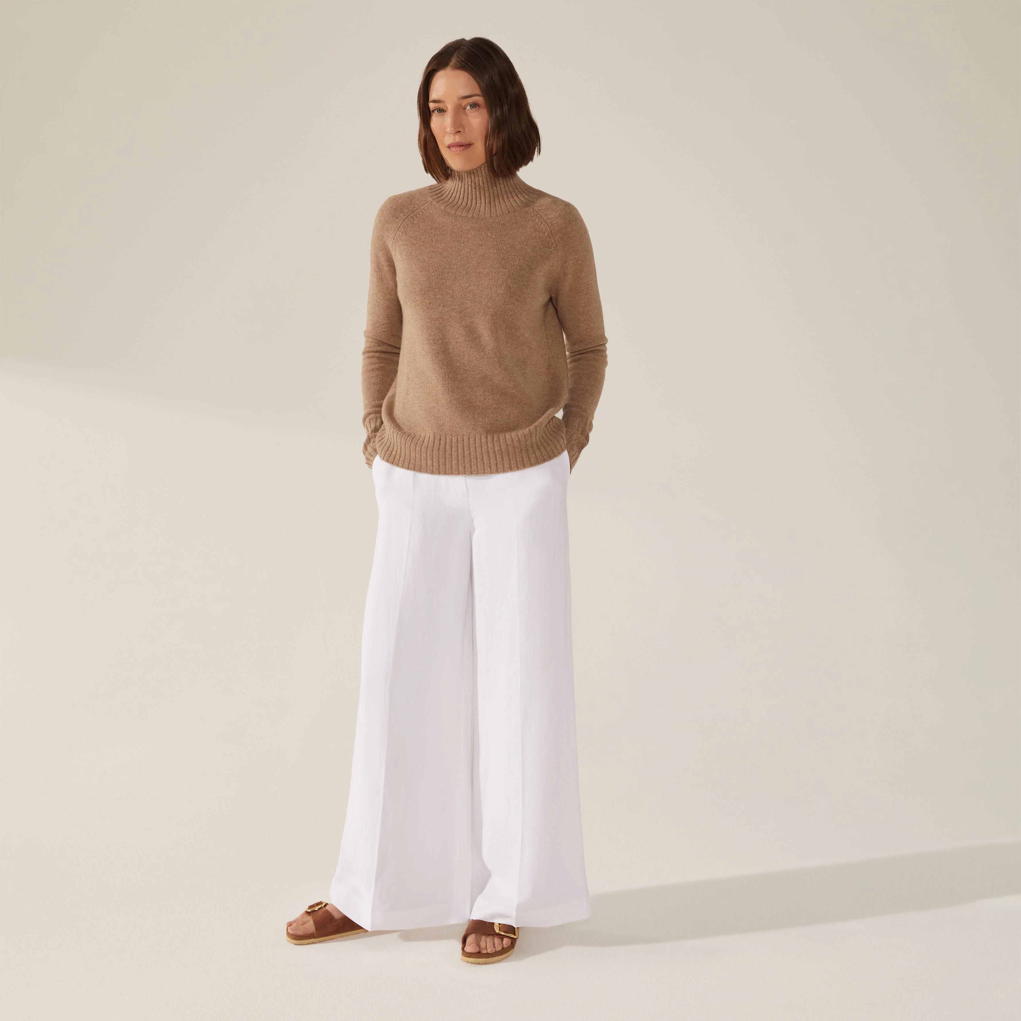 935-emma-cashmere-relaxed-turtleneck-sweater-10.webp Emma Cashmere Relaxed Turtleneck Sweater