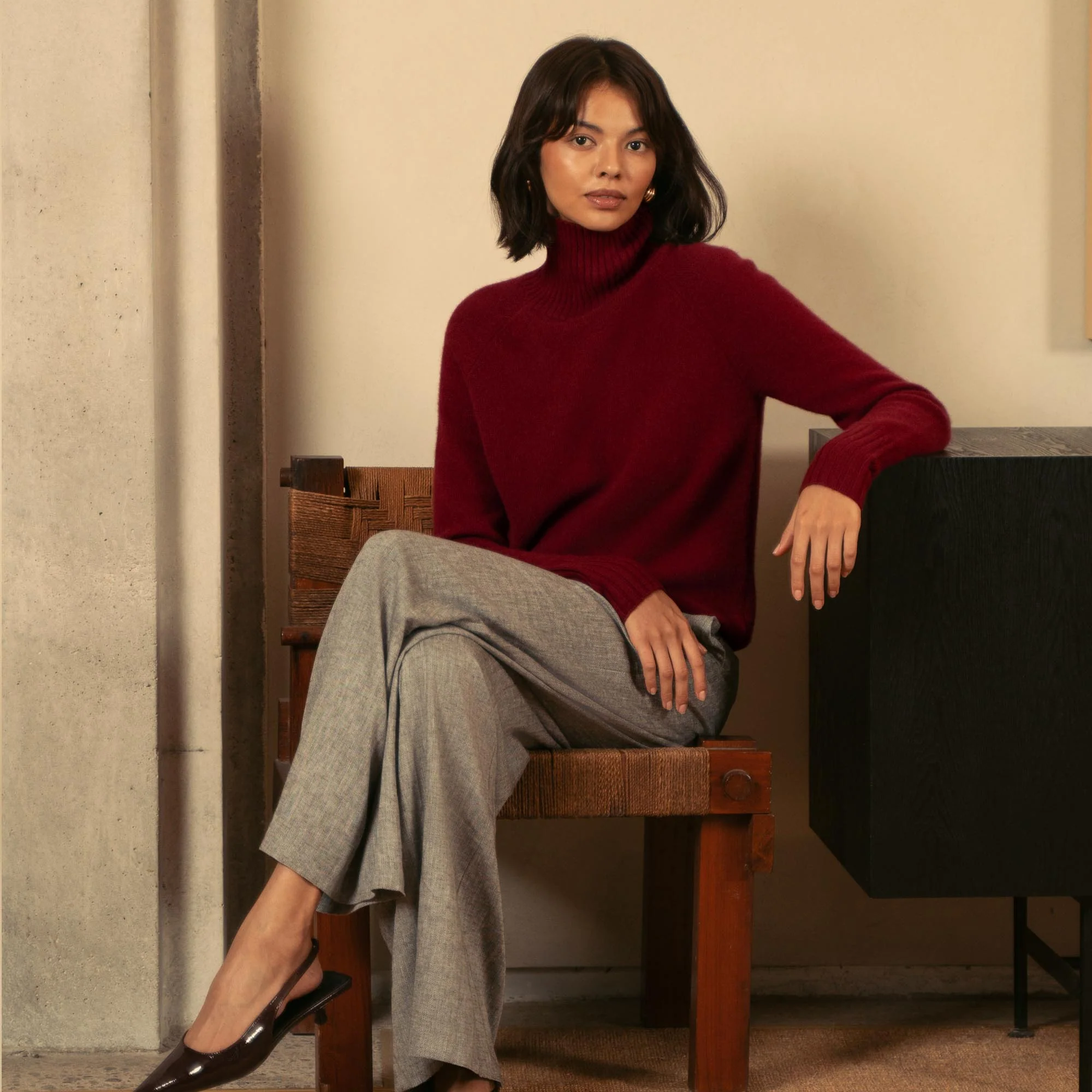 935-emma-cashmere-relaxed-turtleneck-sweater-106.webp Emma Cashmere Relaxed Turtleneck Sweater