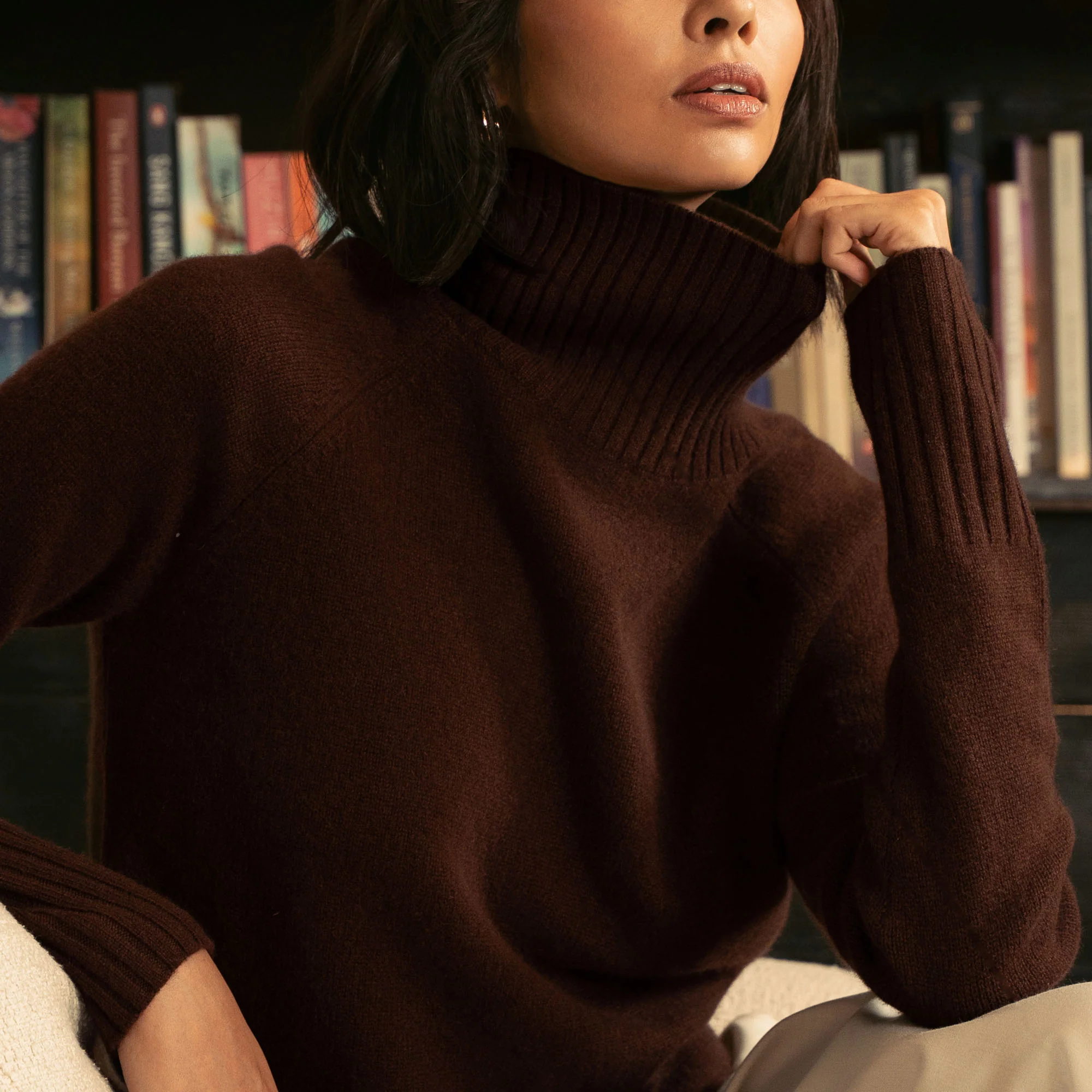 935-emma-cashmere-relaxed-turtleneck-sweater-111.webp Emma Cashmere Relaxed Turtleneck Sweater
