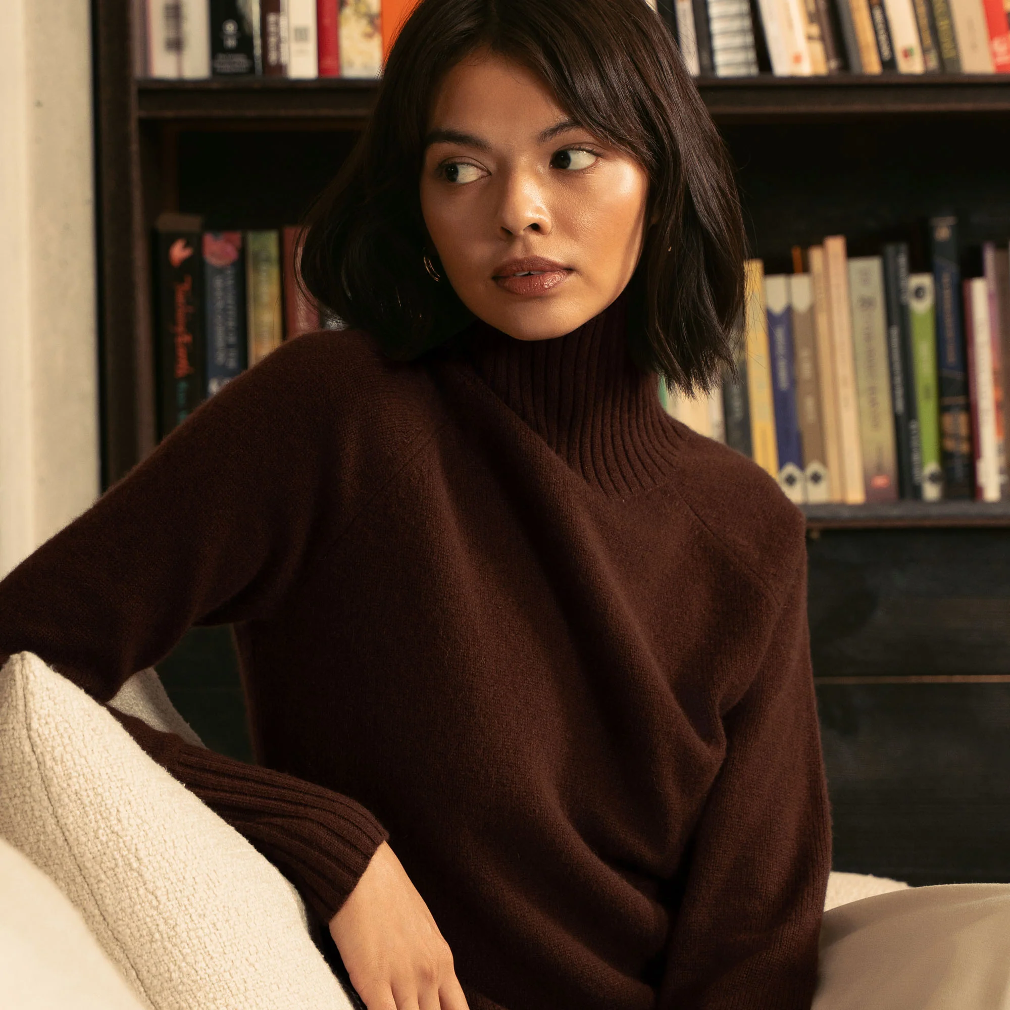 935-emma-cashmere-relaxed-turtleneck-sweater-112.webp Emma Cashmere Relaxed Turtleneck Sweater