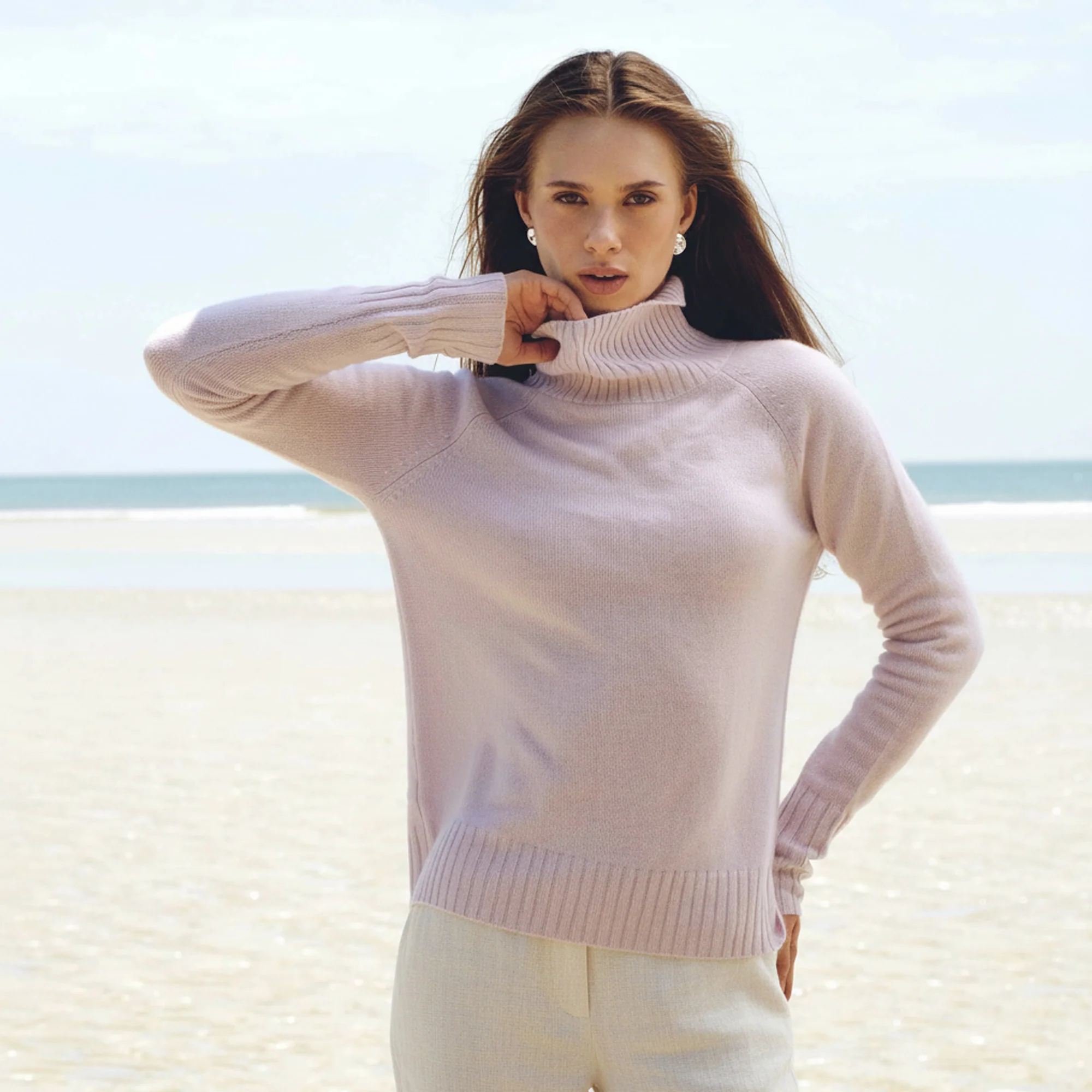 935-emma-cashmere-relaxed-turtleneck-sweater-116.webp Emma Cashmere Relaxed Turtleneck Sweater
