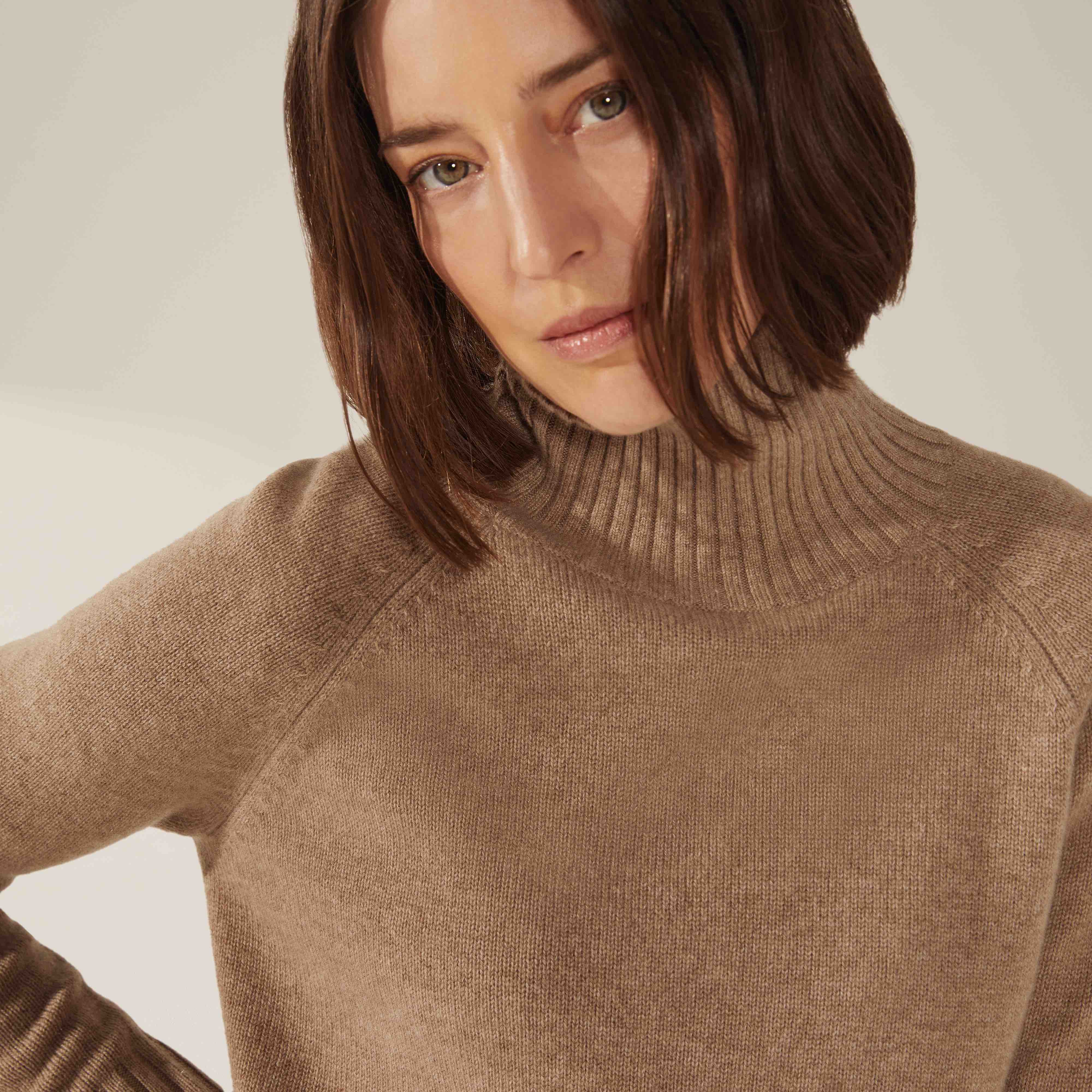 935-emma-cashmere-relaxed-turtleneck-sweater-14.jpg Emma Cashmere Relaxed Turtleneck Sweater