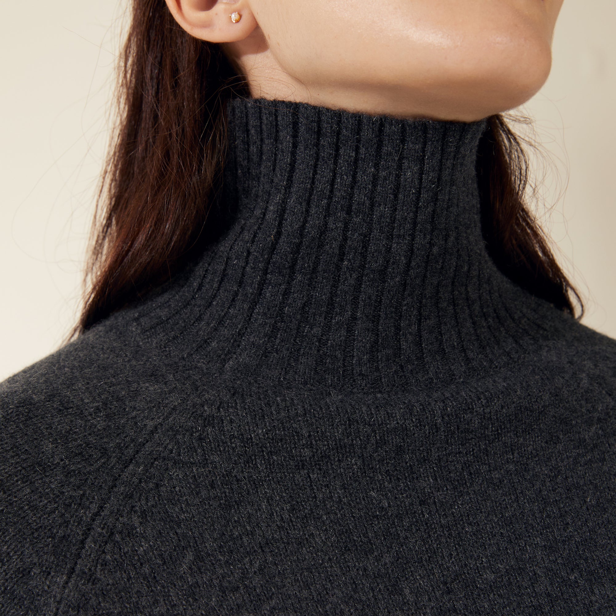 935-emma-cashmere-relaxed-turtleneck-sweater-18.jpg Emma Cashmere Relaxed Turtleneck Sweater