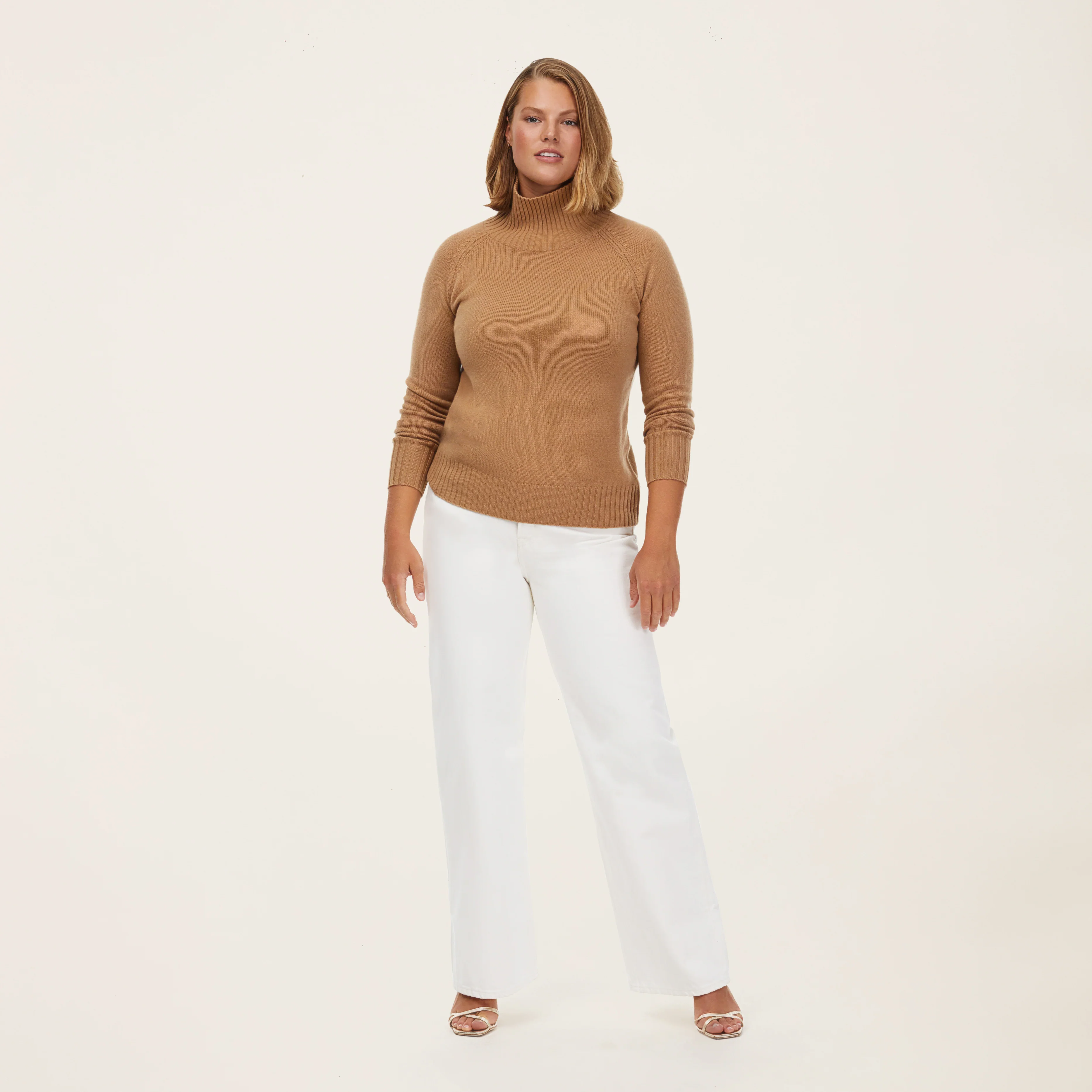 935-emma-cashmere-relaxed-turtleneck-sweater-31.webp Emma Cashmere Relaxed Turtleneck Sweater