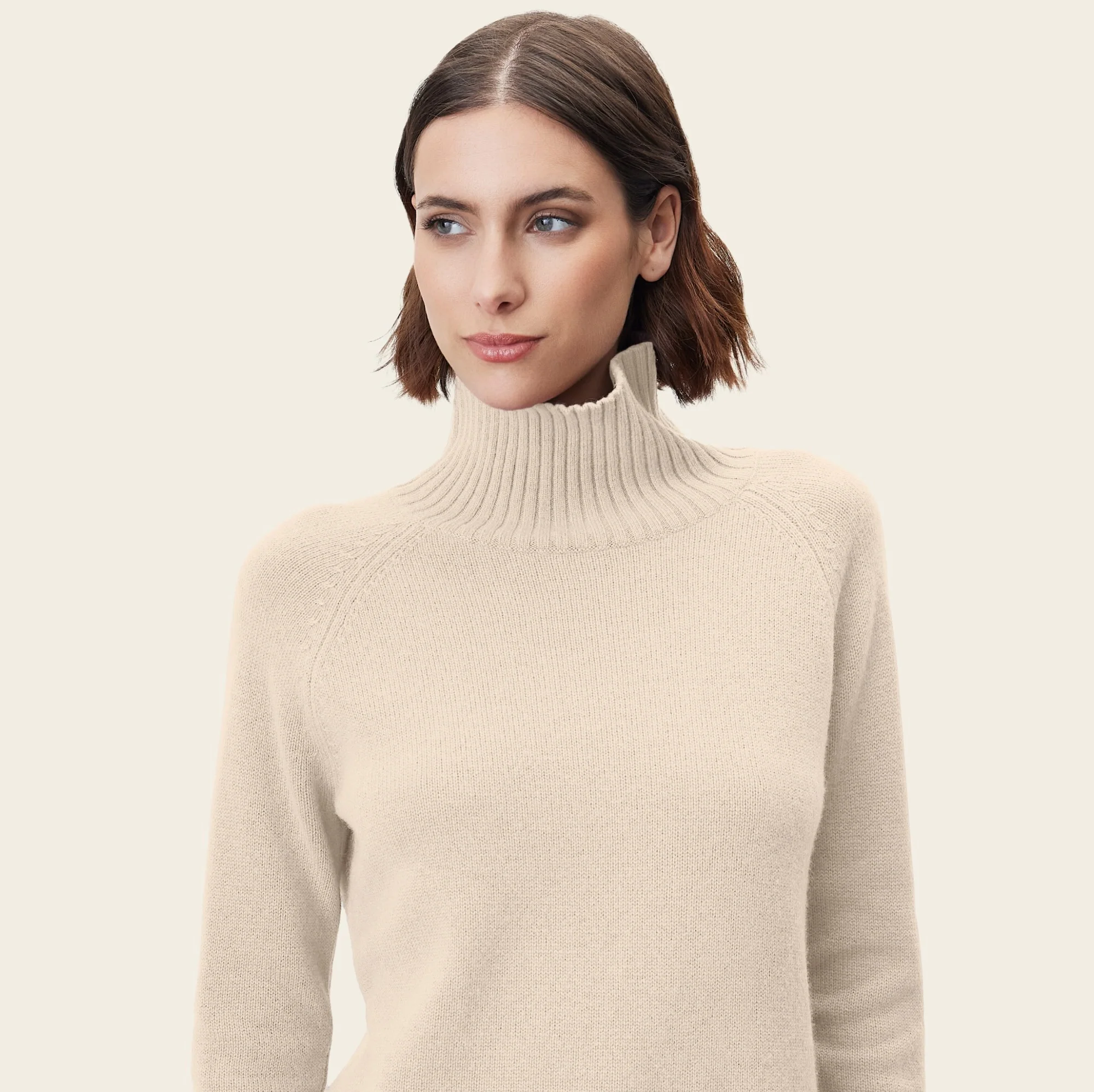 935-emma-cashmere-relaxed-turtleneck-sweater-40.webp Emma Cashmere Relaxed Turtleneck Sweater