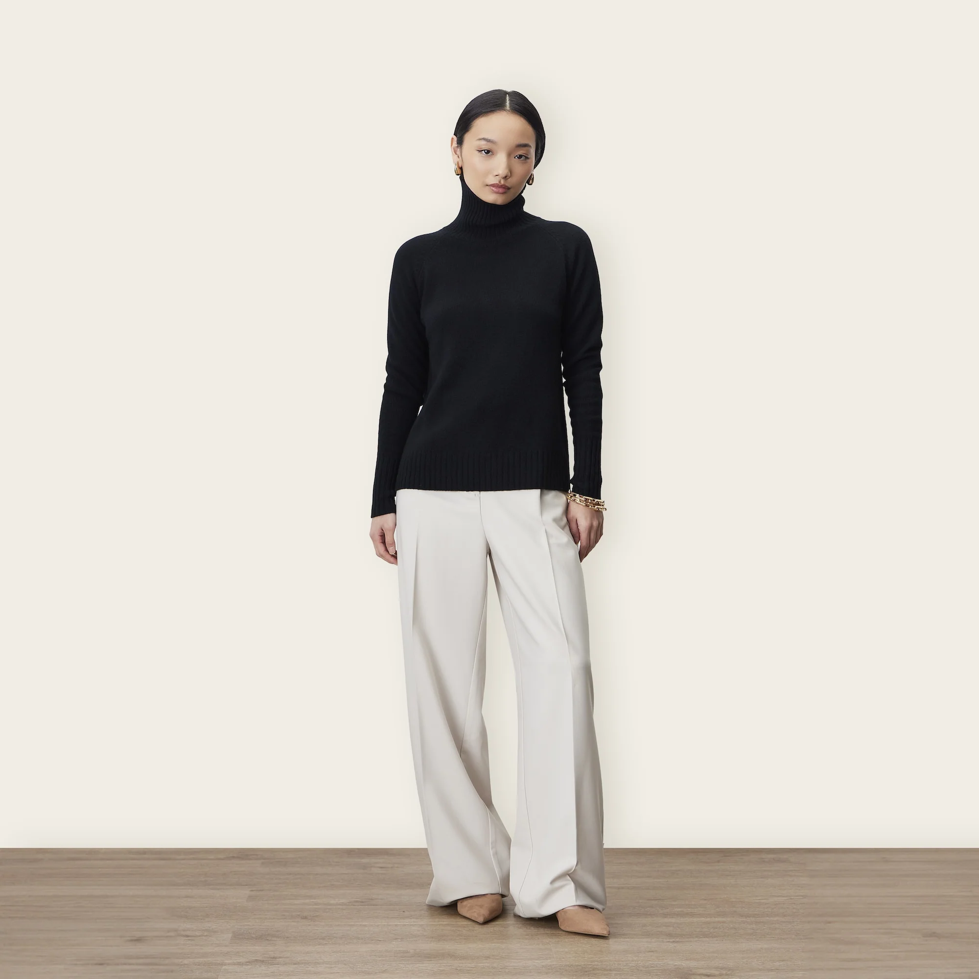 935-emma-cashmere-relaxed-turtleneck-sweater-45.webp Emma Cashmere Relaxed Turtleneck Sweater