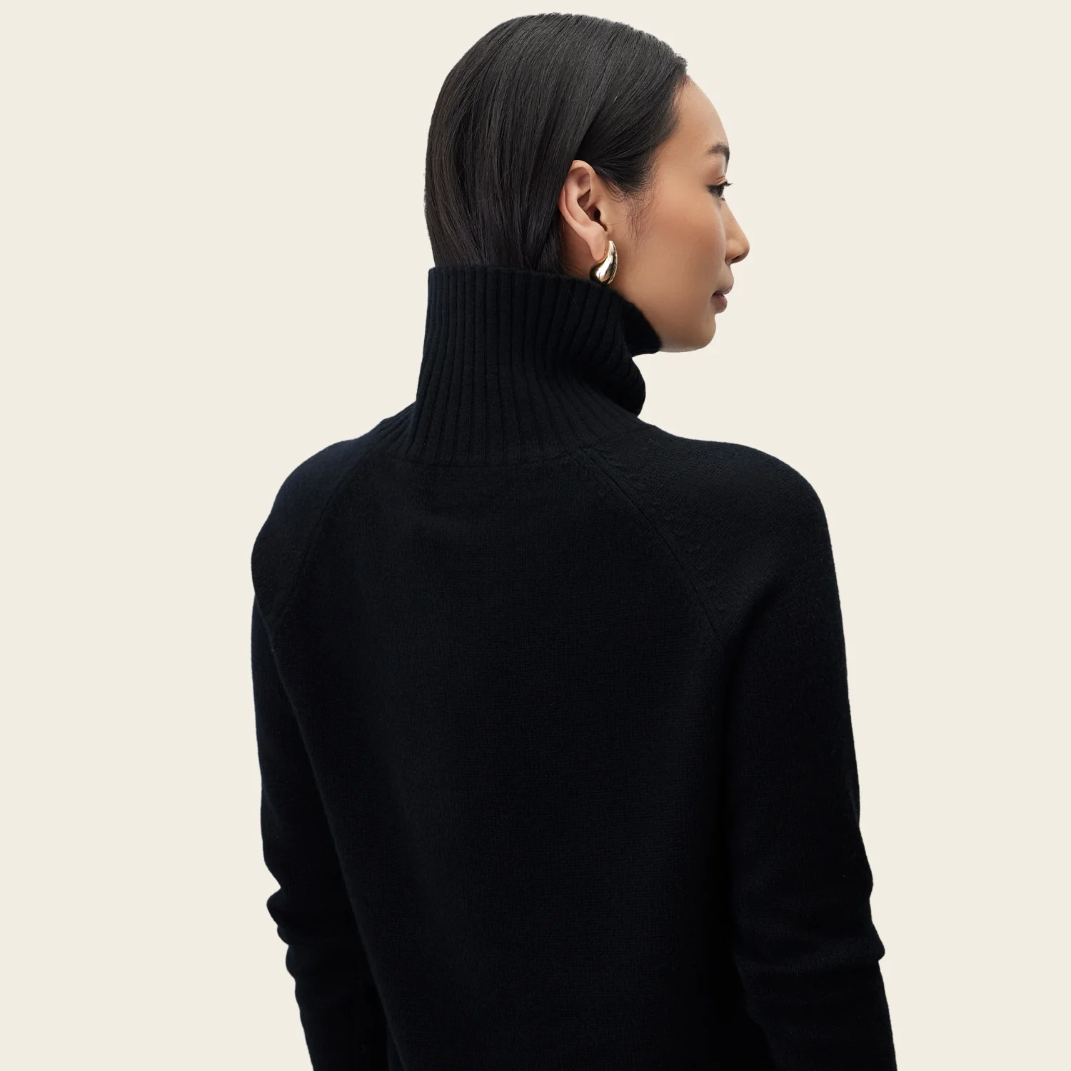 935-emma-cashmere-relaxed-turtleneck-sweater-47.webp Emma Cashmere Relaxed Turtleneck Sweater