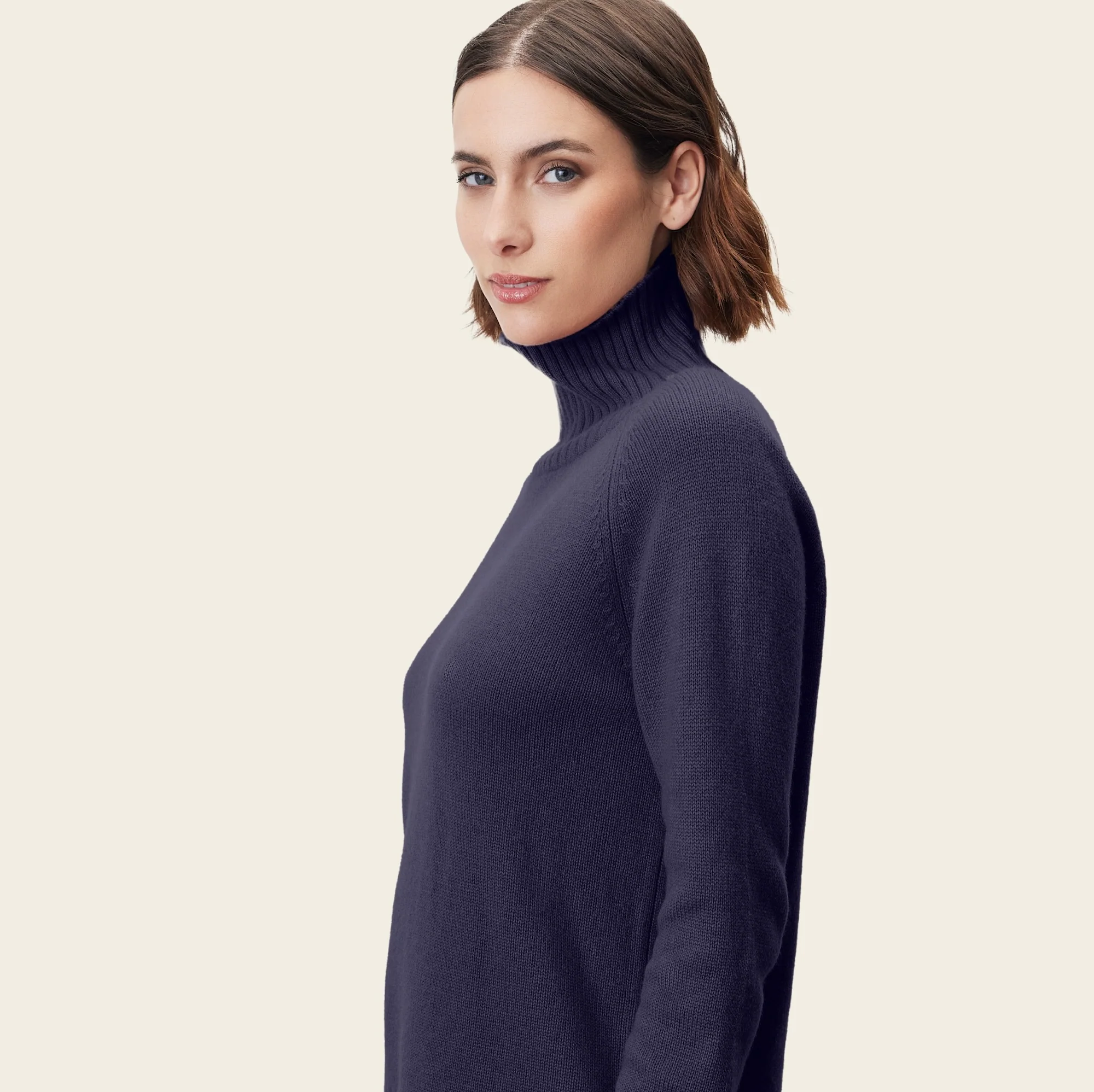 935-emma-cashmere-relaxed-turtleneck-sweater-49.webp Emma Cashmere Relaxed Turtleneck Sweater