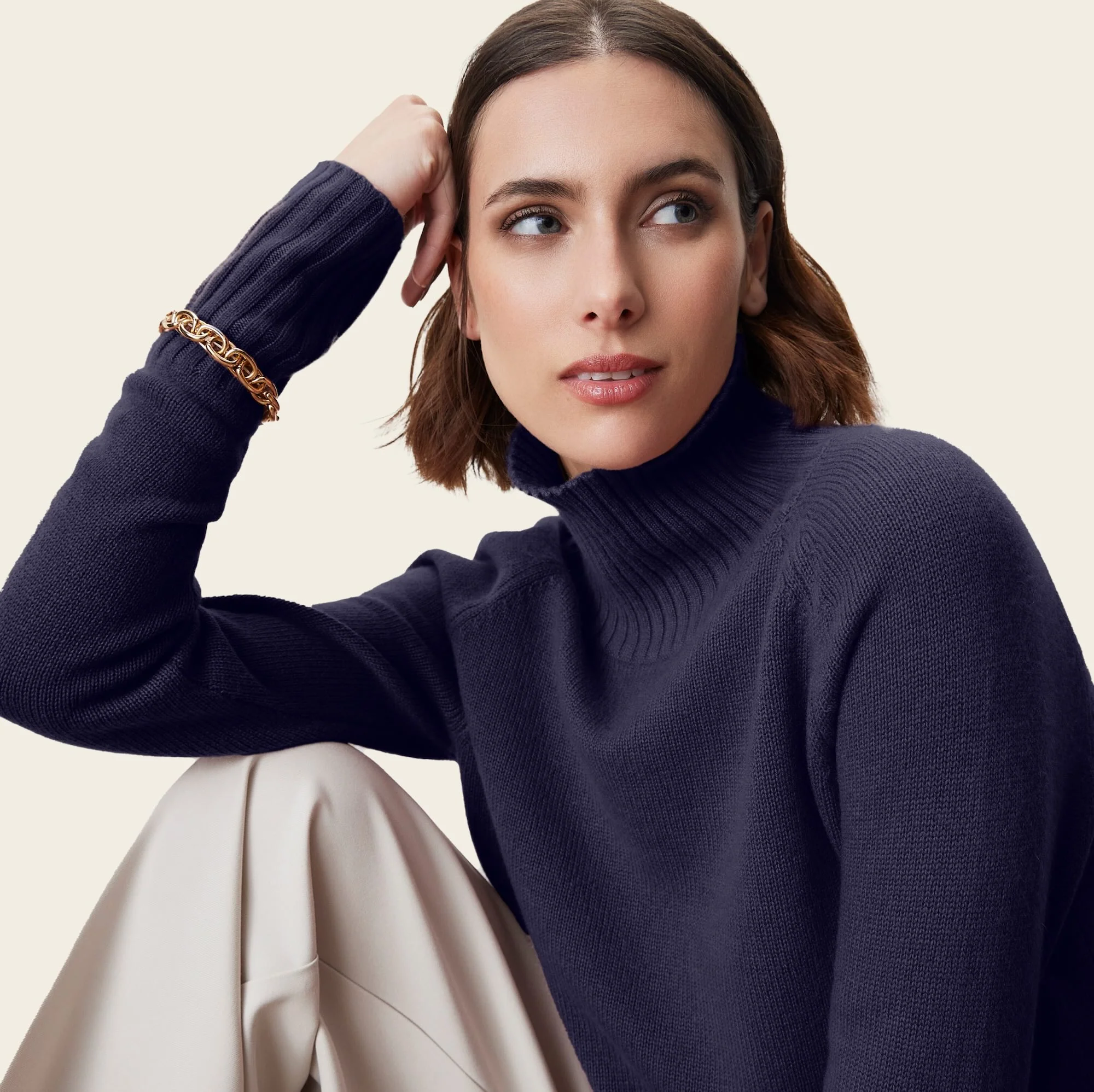 935-emma-cashmere-relaxed-turtleneck-sweater-50.webp Emma Cashmere Relaxed Turtleneck Sweater