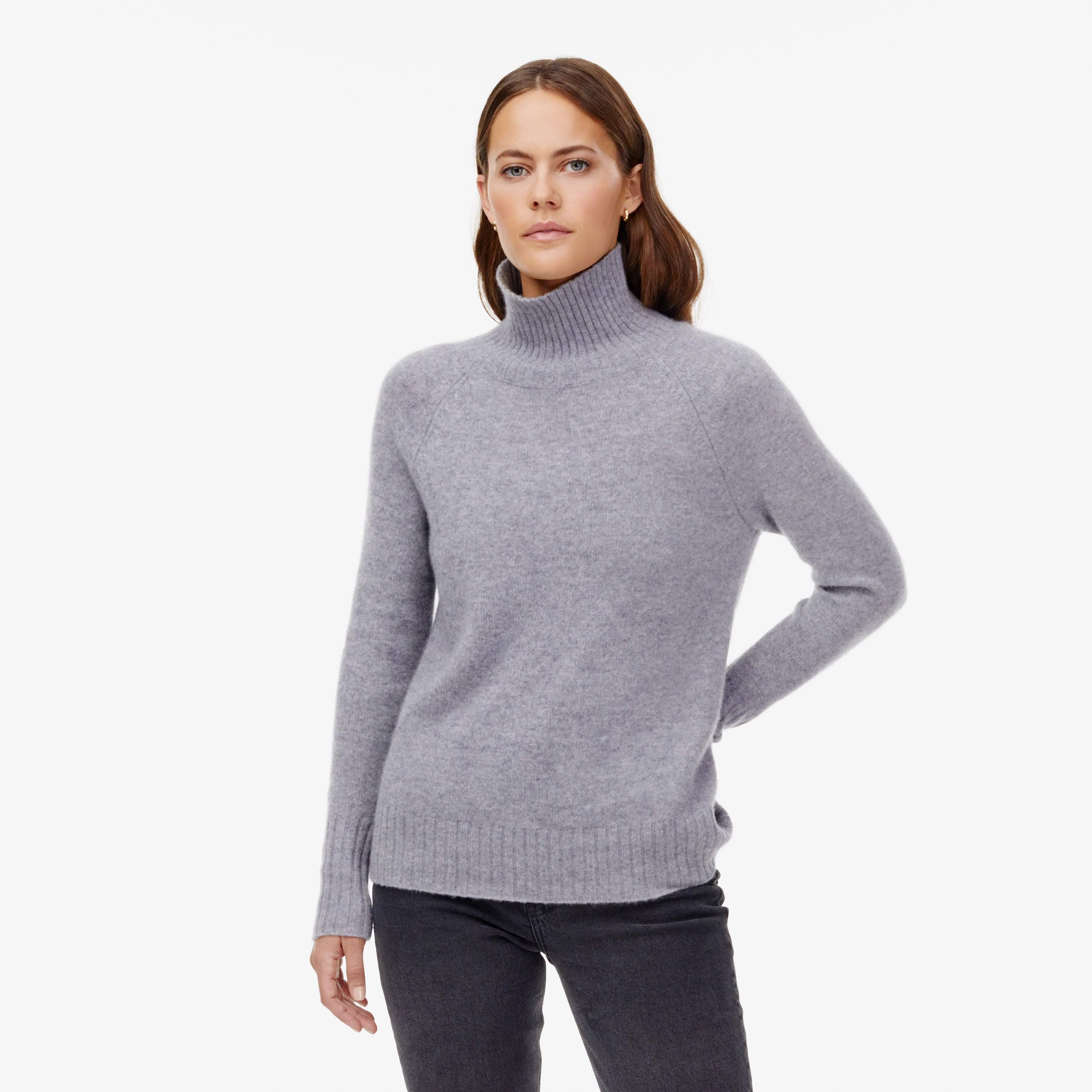 935-emma-cashmere-relaxed-turtleneck-sweater-54.webp Emma Cashmere Relaxed Turtleneck Sweater