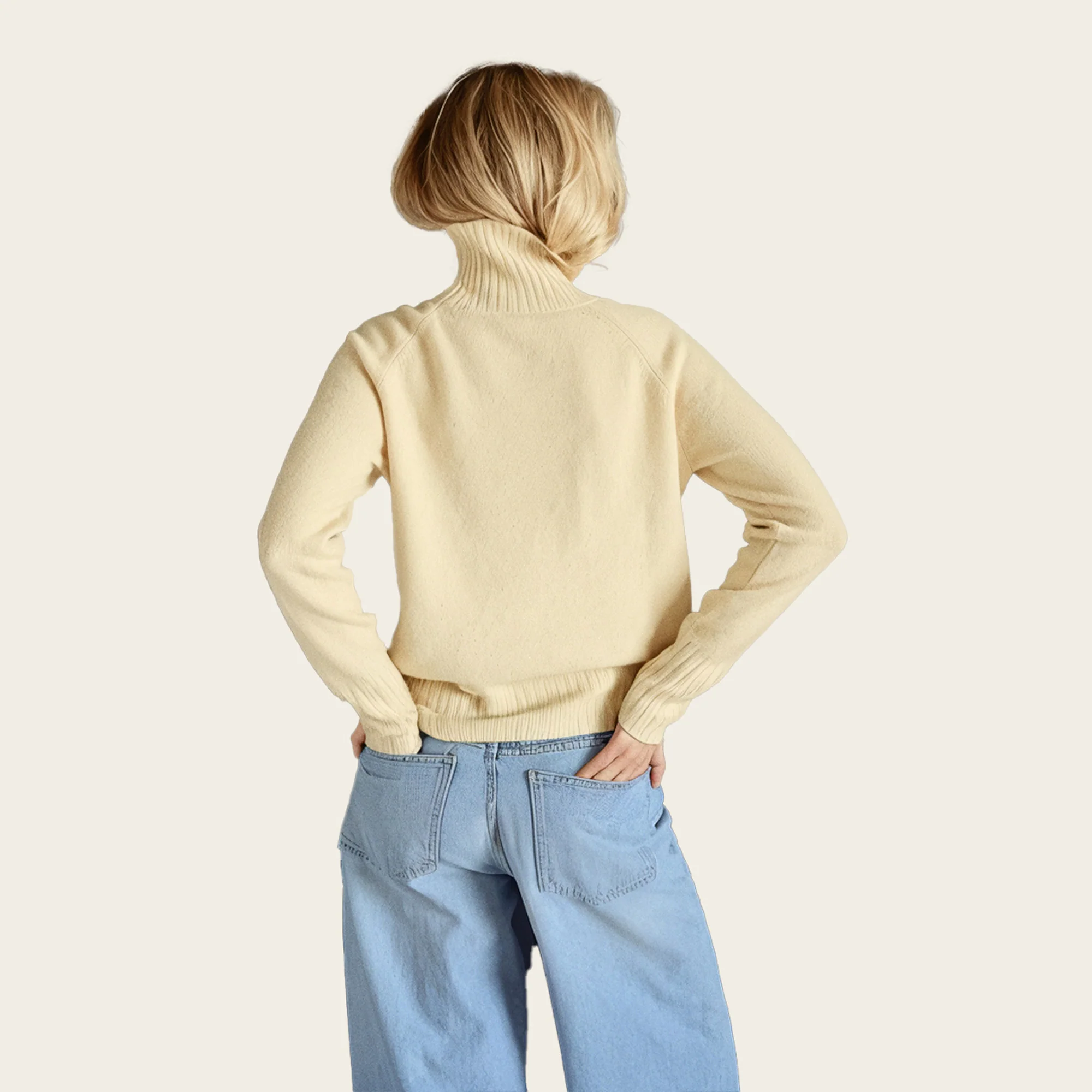 935-emma-cashmere-relaxed-turtleneck-sweater-61.webp Emma Cashmere Relaxed Turtleneck Sweater