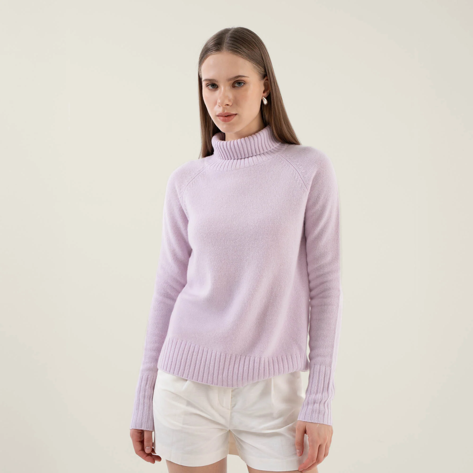 935-emma-cashmere-relaxed-turtleneck-sweater-80.webp Emma Cashmere Relaxed Turtleneck Sweater